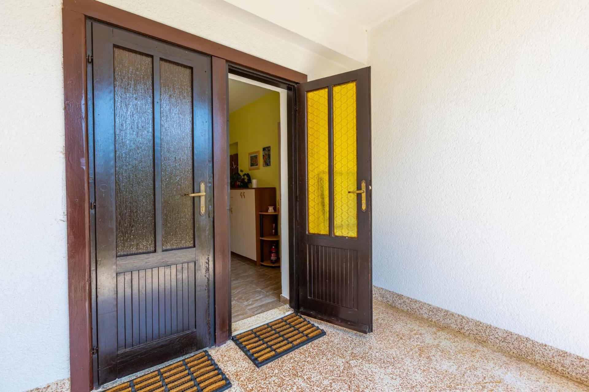 Apartman Kovac Малинска Екстериор снимка